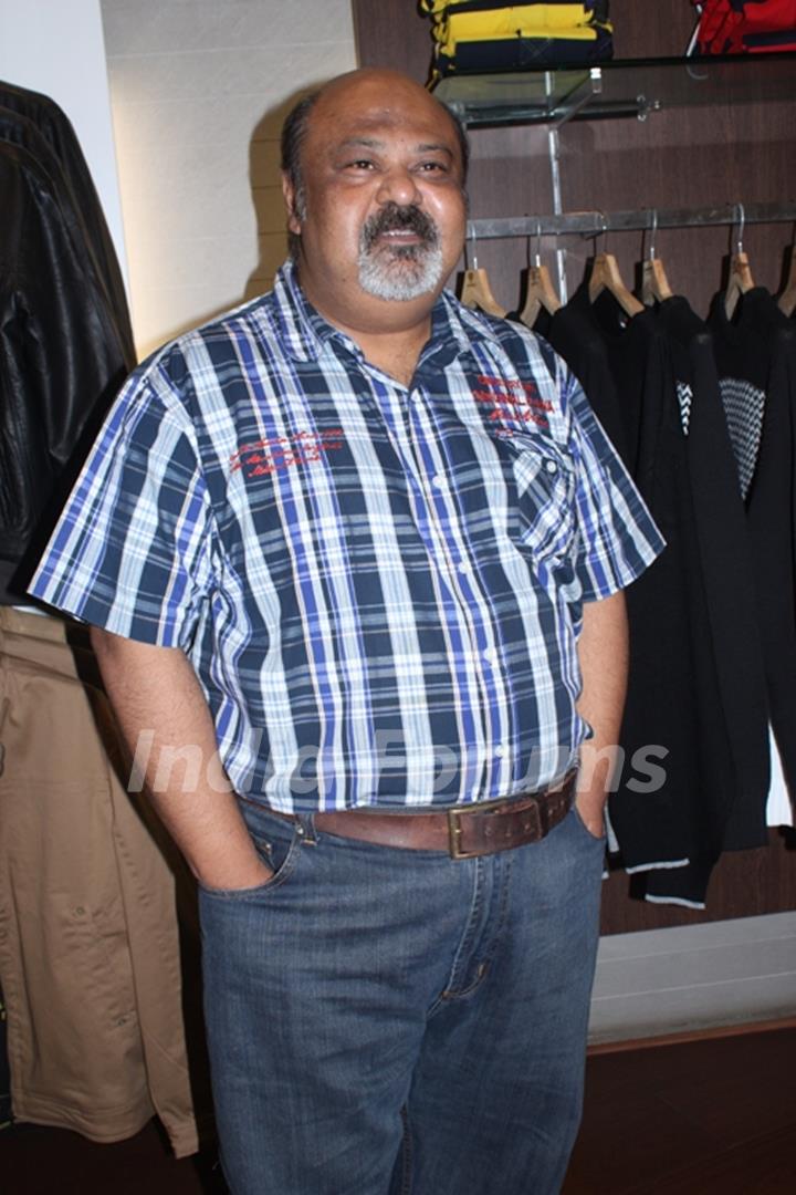 Saurabh Shukla promotes film 'Shakal Pe Mat Ja' at the Provogue Lounge