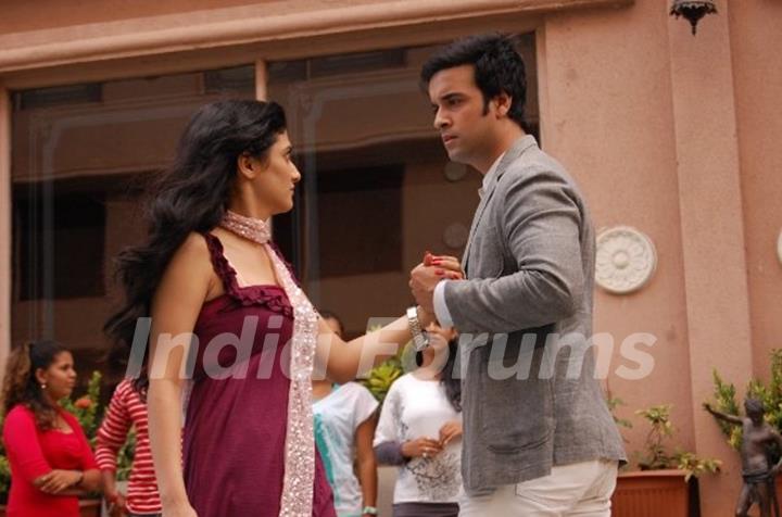 Ragini Khanna with Aamir Ali on the sets of Bhaskar Bharti as Bharti and Armaan