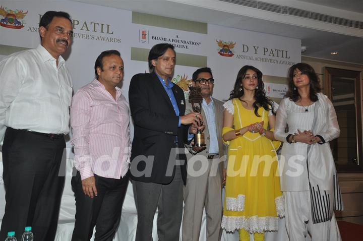 Eesha Kopikar and others grace the press meet of DY Patil Annual Achiever's Awards at Worli