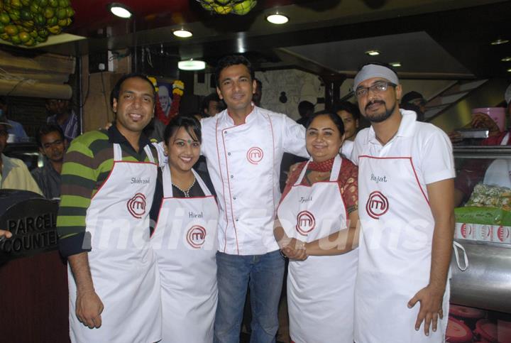 Master Chef finalists with Vikas Khanna at famous pani puri stall ELCO Market