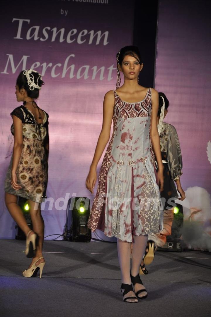 Model walks for Tasneem Merchant at World Cotton Research Conference in Renaissance, Mumbai