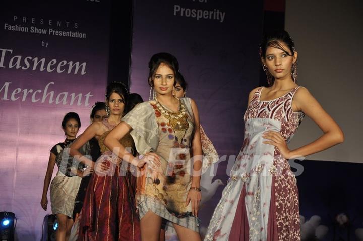 Model walks for Tasneem Merchant at World Cotton Research Conference in Renaissance, Mumbai