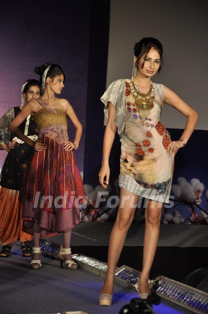 Model walks for Tasneem Merchant at World Cotton Research Conference in Renaissance, Mumbai