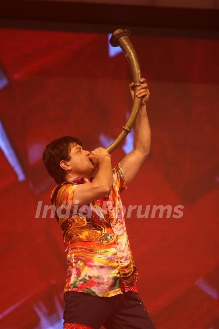 Celebs perfomed at BIG Marathi Rising Star Awards 2011