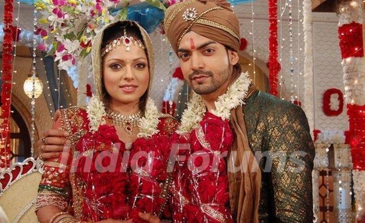 Still image of Maan and Geet from show Geet Hui Sabse Parayi