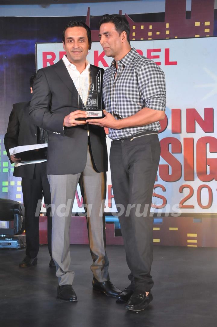 Akshay Kumar at Building Design Awards 2011