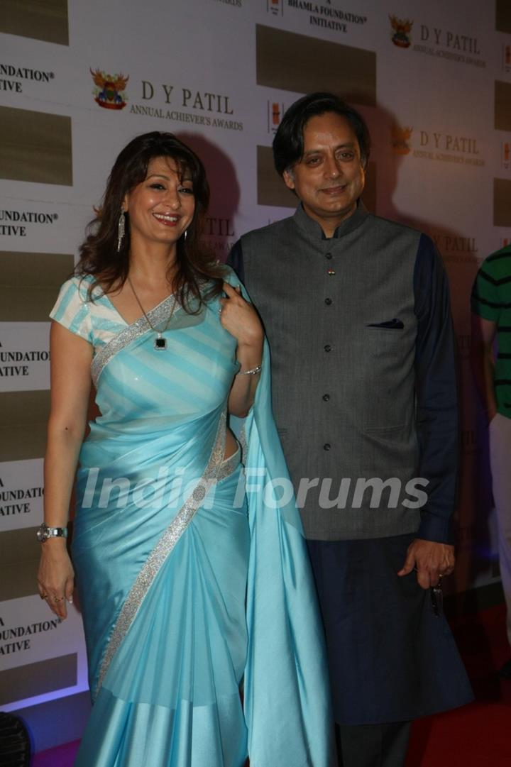 Celebs at DY Patil Annual Achiever's Awards at Hotel Taj Lands End in Bandra, Mumbai