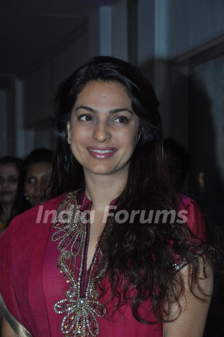 Juhi Chawla inaugurate Painting exhibhition by Bharat Tripathi at Museum Art Gallery