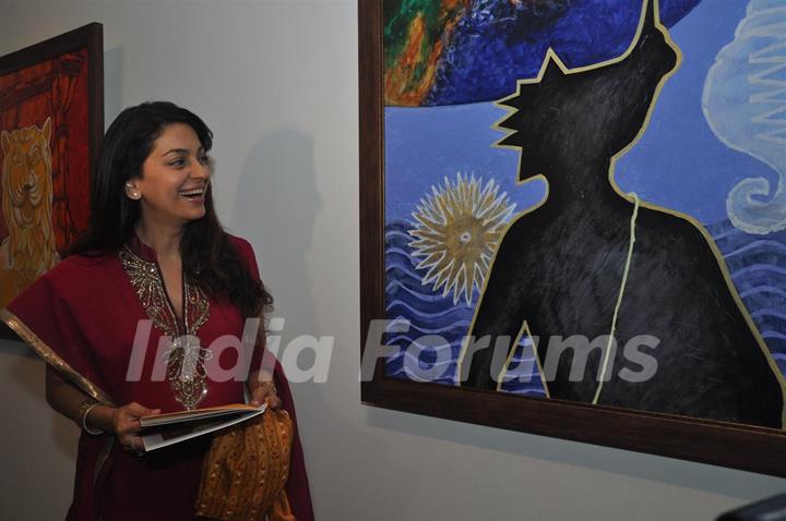 Juhi Chawla inaugurate Painting exhibhition by Bharat Tripathi at Museum Art Gallery