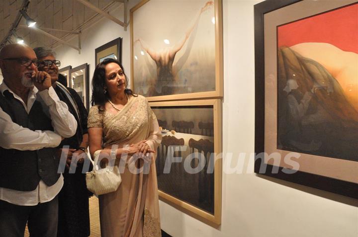 Hema Malini inaugurate Painting exhibhition by artist Sudip Roy at Jehangir Art Gallery