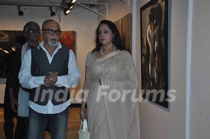 Hema Malini inaugurate Painting exhibhition by artist Sudip Roy at Jehangir Art Gallery