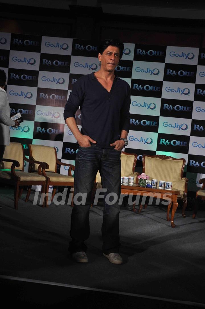 Shah Rukh Khan at GoJiyo event spreading happiness with his laser beamed H.A.R.T! at Hotel Taj Lands End in Bandra, Mumbai