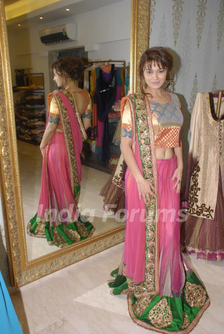 Designer Amy Billimoria designs outfits for TV Actress Aashka Goradia