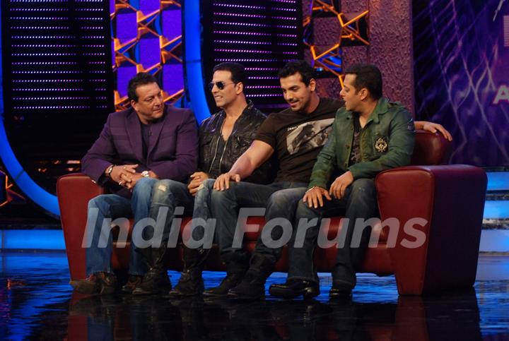 Akshay and John promote film ‘Desi Boyz’ on the sets of Bigg Boss Season 5 with Salman and Sanjay