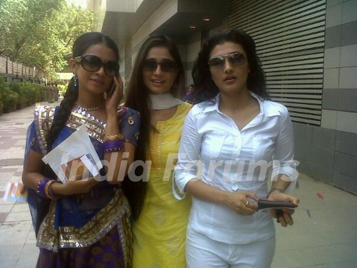 Soumya Seth with Ragini and Manasi