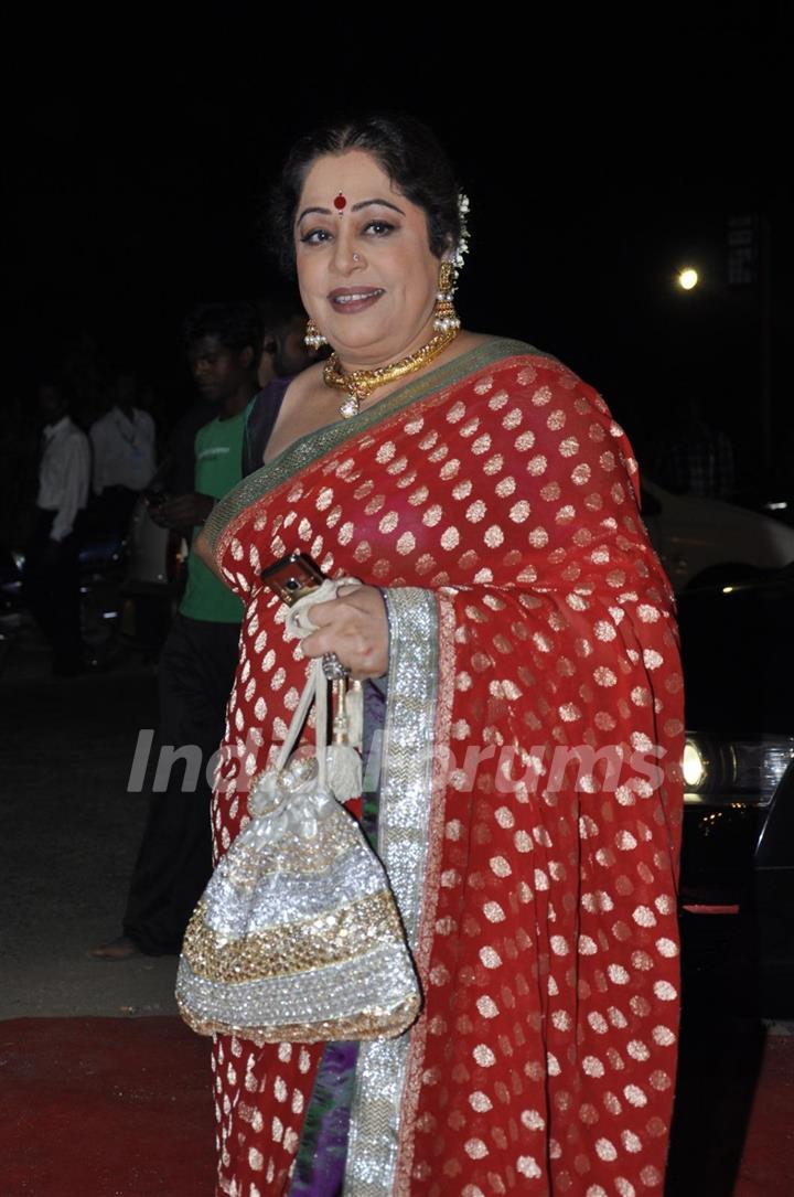 Kirron Kher at Red Carpet of Golden Petal Awards By Colors in Filmcity, Mumbai