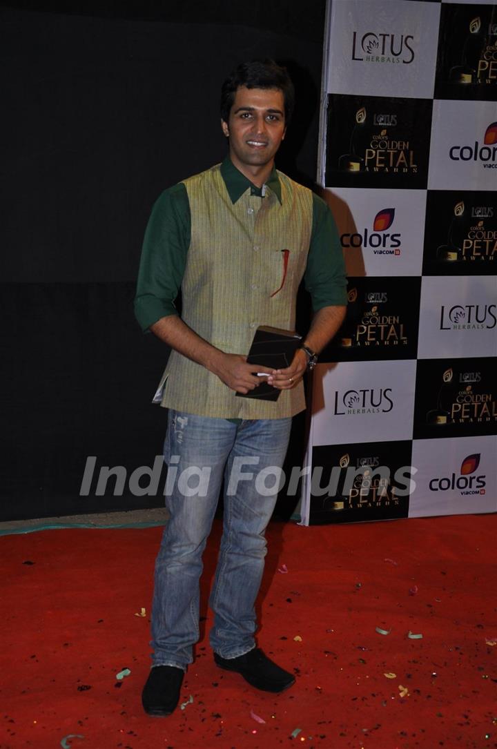 Sachin Shroff at Red Carpet of Golden Petal Awards By Colors in Filmcity, Mumbai