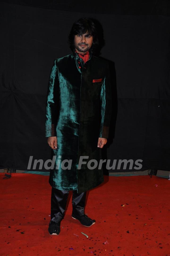 Gaurav Chopra at Red Carpet of Golden Petal Awards By Colors in Filmcity, Mumbai