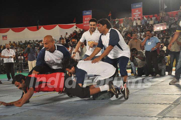 Mahesh Manjrekar, Ashish Chowdhry and Johny Lever grace National Kabaddi championship at Dadar, Mumb