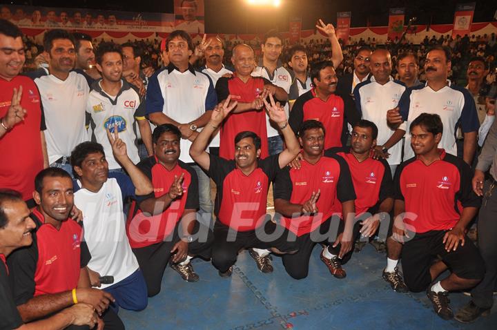 Mahesh Manjrekar, Suniel Shetty, Ashish Chowdhry and Johny Lever grace National Kabaddi championship