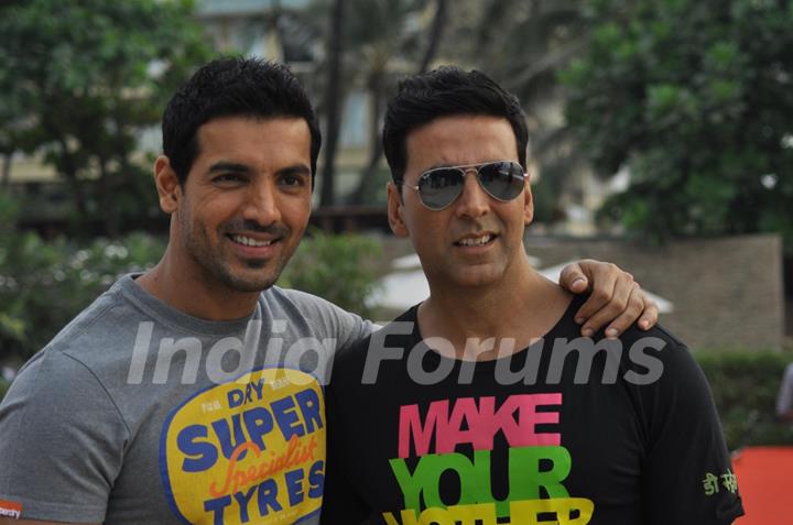 Akshay Kumar and John Abraham at 'Desi Boyz' media meet