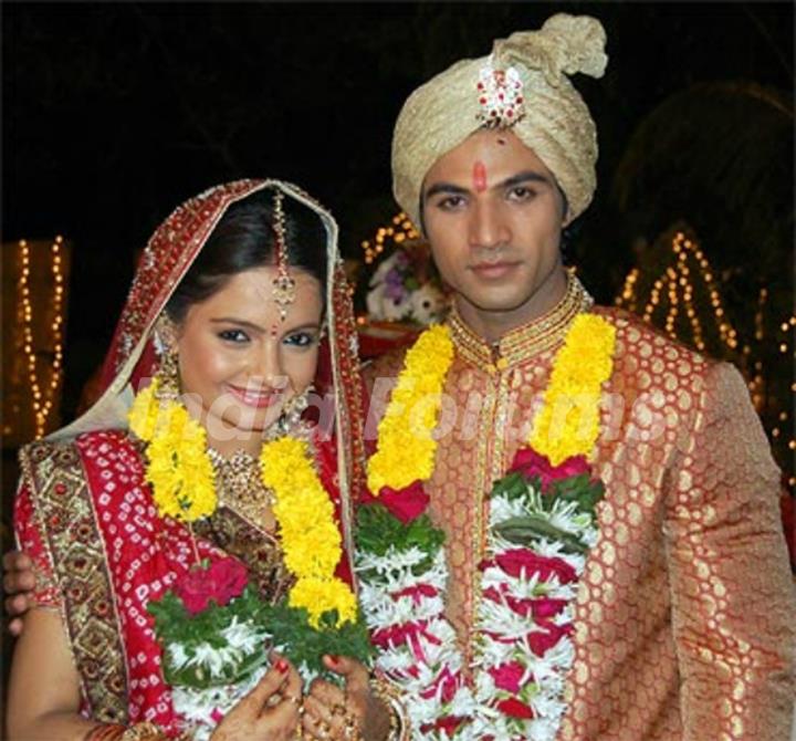 Giaa Manek and Mohammad Nazim as Gopi and Ahem in Saathiya