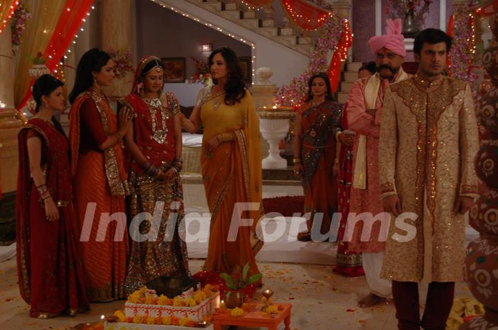 Still scene from tv show Phulwa