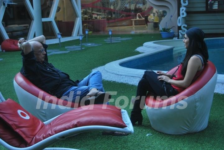 Mahesh Bhatt listens to Sunny Leone in Bigg Boss house