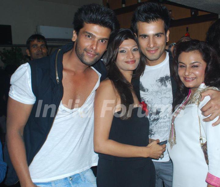 Karan Tacker , Kushal Tandon and Divyajyotee Sharma at Ek Hazaron Mein Meri Behna Hai launch party