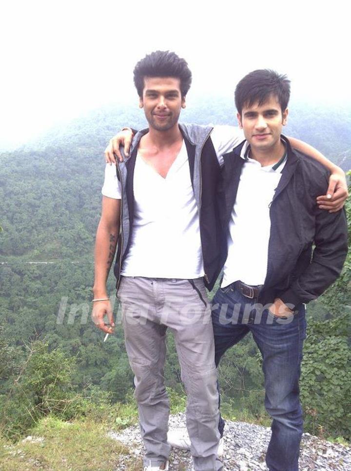 Karan Tacker and Kushal Tandon on sets of Ek Hazaron Mein Meri Behna Hai