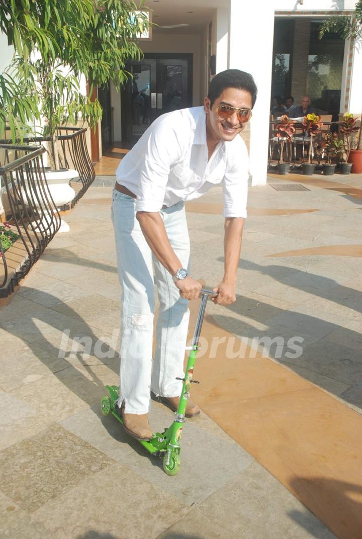 Shreyas Talpade at BIG Star Entertainment Awards 2011