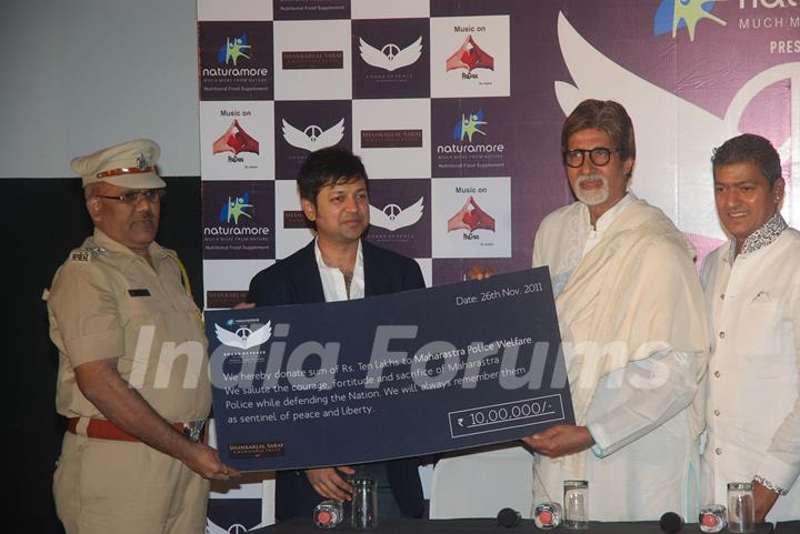 Amitabh Bachchan launches Aadesh Shrivastav's album based on 26/11 &quot;Sounds of Peace&quot; at Cinemax