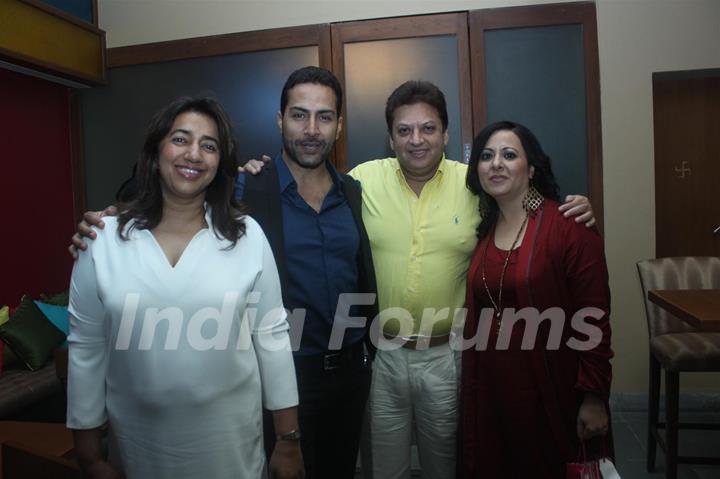 Shashi and Anu Ranjan grace Sudhanshu Pandey and Mona Wedding Anniversary bash at Bistro Grill