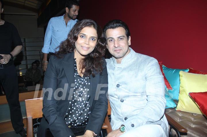 Ronit Roy with wife Neelam grace Sudhanshu Pandey and Mona Wedding Anniversary bash at Bistro Grill