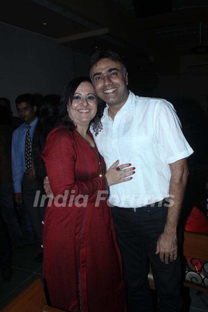 Rajit Kapur grace Mona Wedding Anniversary bash at Bistro Grill in Mumbai