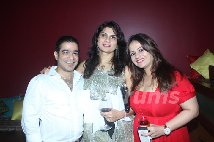 Celebs grace Sudhanshu Pandey and Mona Wedding Anniversary bash at Bistro Grill in Mumbai