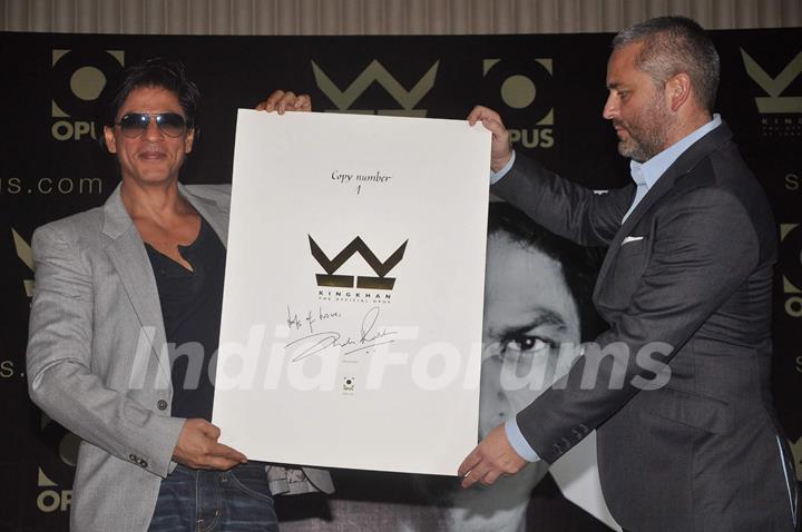 Shah Rukh Khan unviels srkopus.com and his special signing of Copy Number 1 signature at Hotel Tride