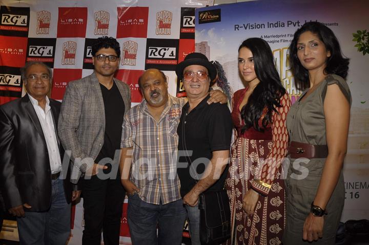 Saurabh Shukla with Vinay and Neha promote their film 'Pappu Can't Dance Saala' at Riyaj Ganji Libas