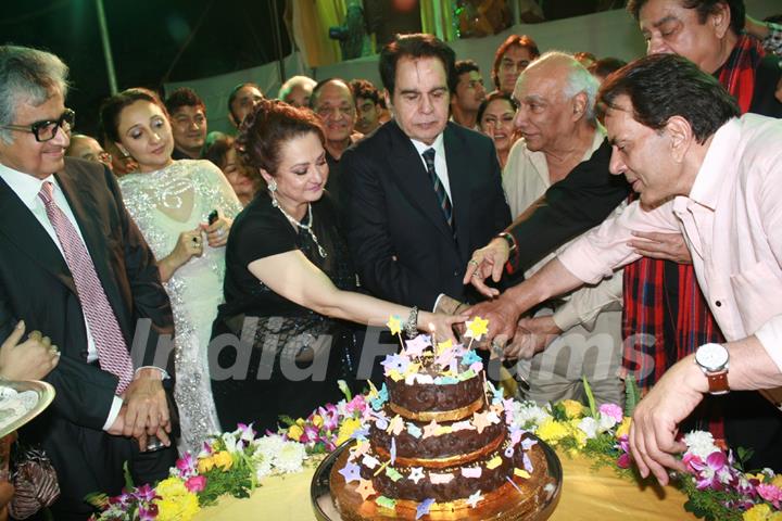 Cake cutting ceremony of Dilip Kumar's 89th Birthday Party