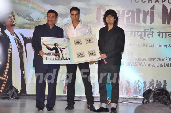 Sonu Nigam with Akshay Kumar at his music album launch at Andheri, Mumbai