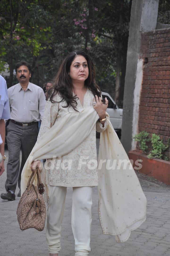 Tina Munim Ambani pays respect at Dev Anand's prayer meet