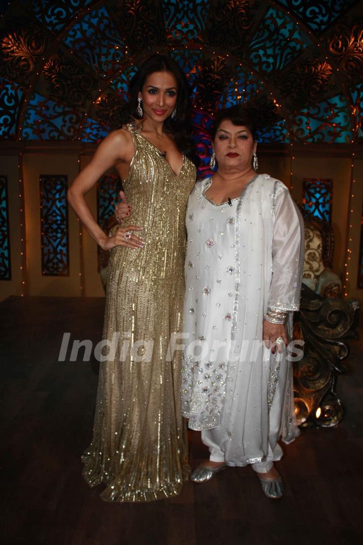 Malaika Arora Khan with Saroj Khan add glamour to 'Nachle Ve'