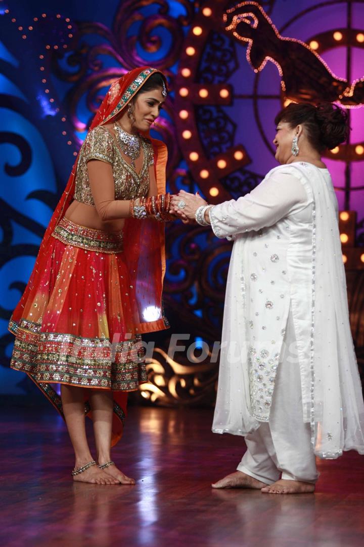 Genelia D’Souza with Saroj Khan add glamour to 'Nach Le Ve With Saroj Khan - Season 3'