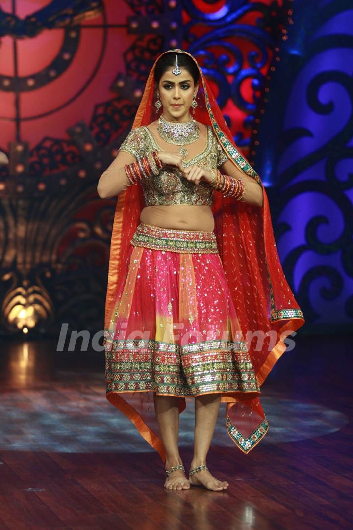 Genelia D’Souza add glamour to 'Nach Le Ve With Saroj Khan - Season 3'
