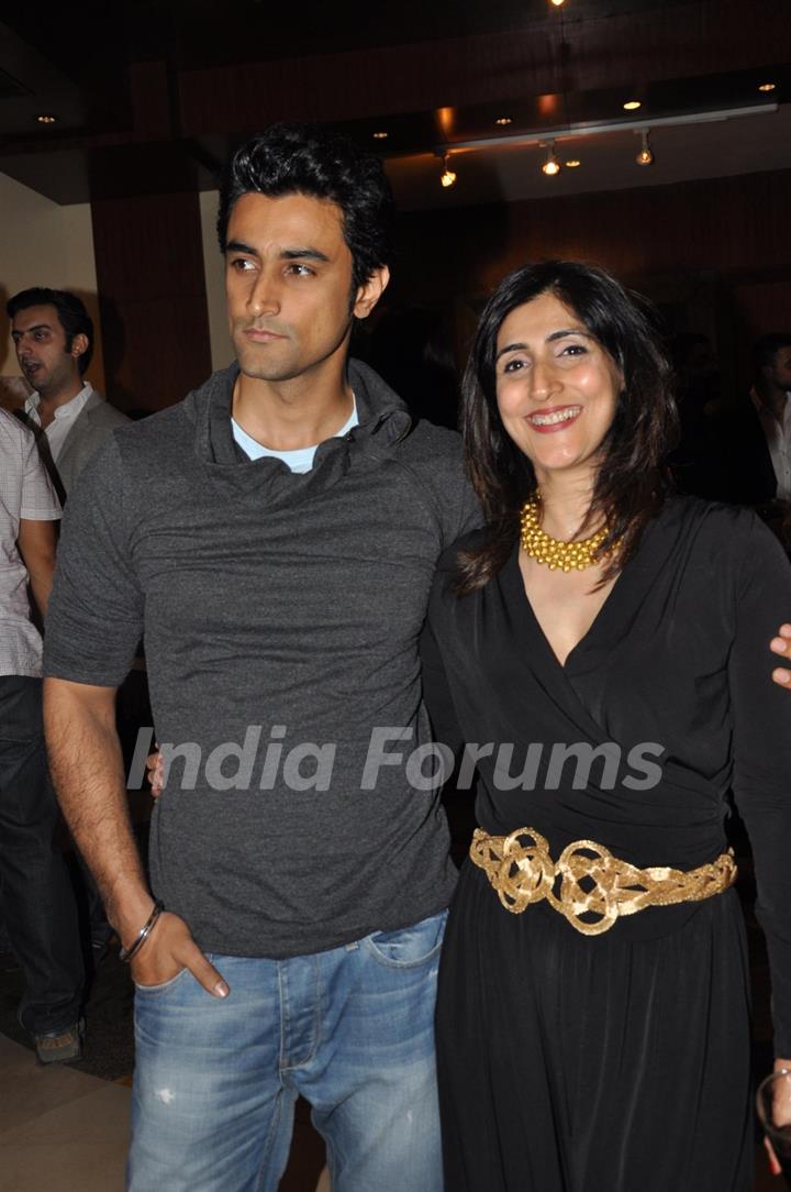 Kunal Kapoor at Art Exhibition at hotel JW Marriott in Mumbai