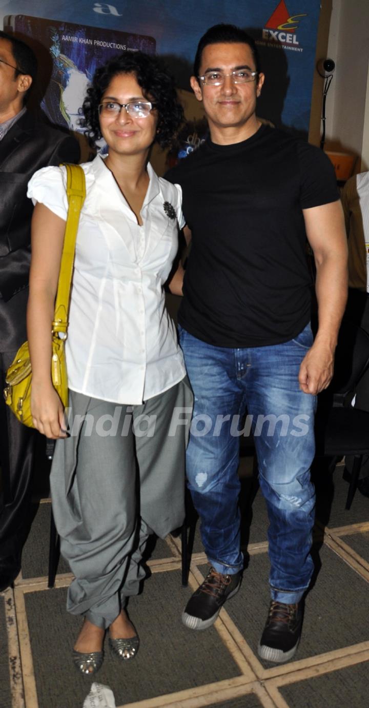 Aamir Khan with wife Kiran Rao launches DVD of their film DHOBI GHAT at the Crossword store in Mumbai