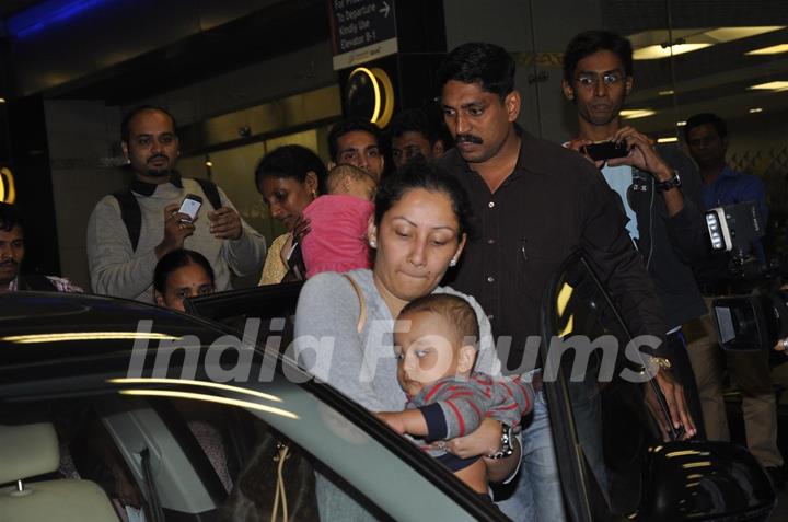 Sanjay Dutt along with his wife Manyata and two kids snapped at Mumbai International Airport