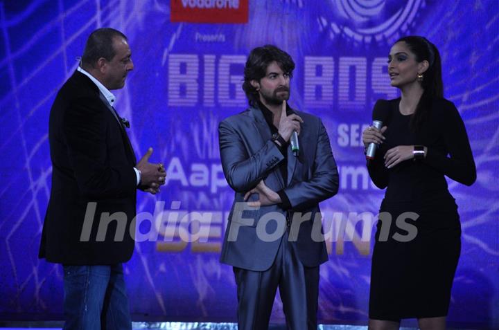 Sonam Kapoor, Neil Nitin Mukesh and Sanjay Dutt on the sets of Bigg Boss Season 5