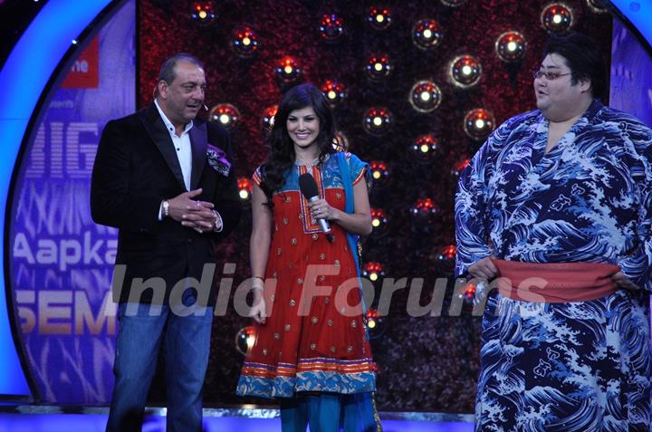 Sanjay Dutt, Yamamotoya Ry&#363;ta and Sunny Leone on the sets of Bigg Boss Season 5