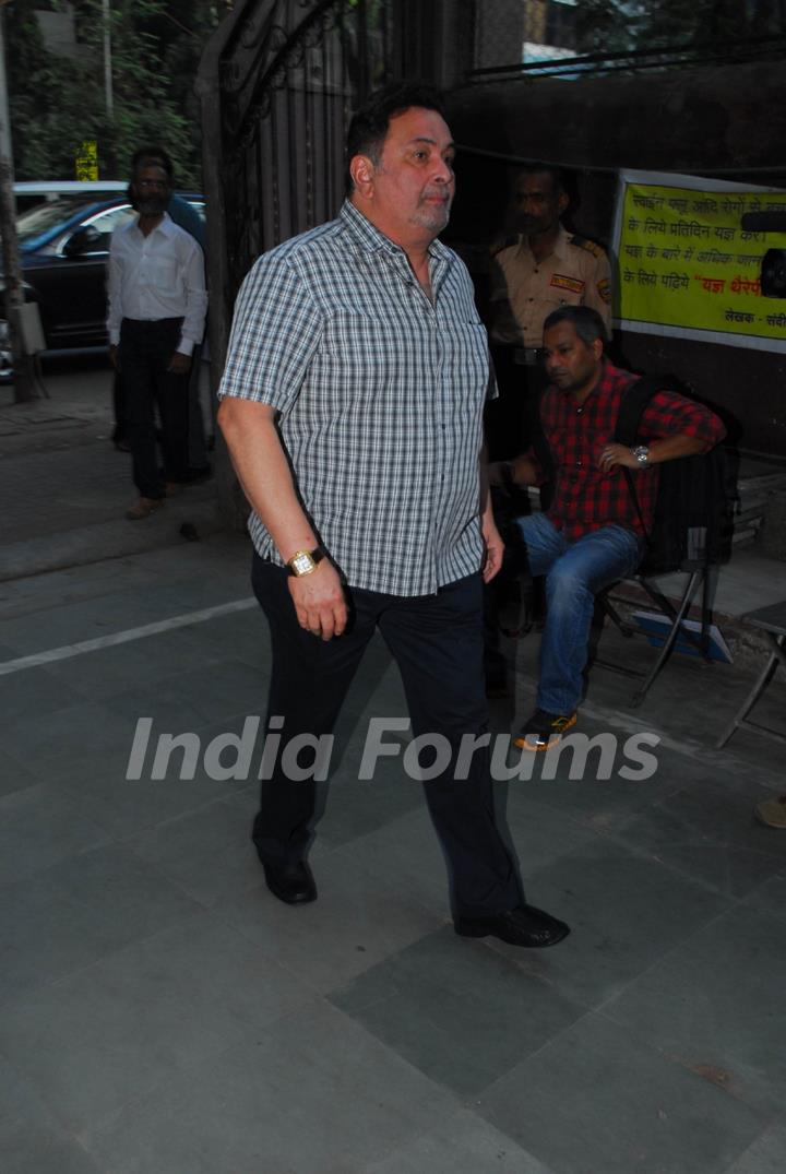 Rishi Kapoor at Sunil and Dharmesh Darshan's dad's prayer meet